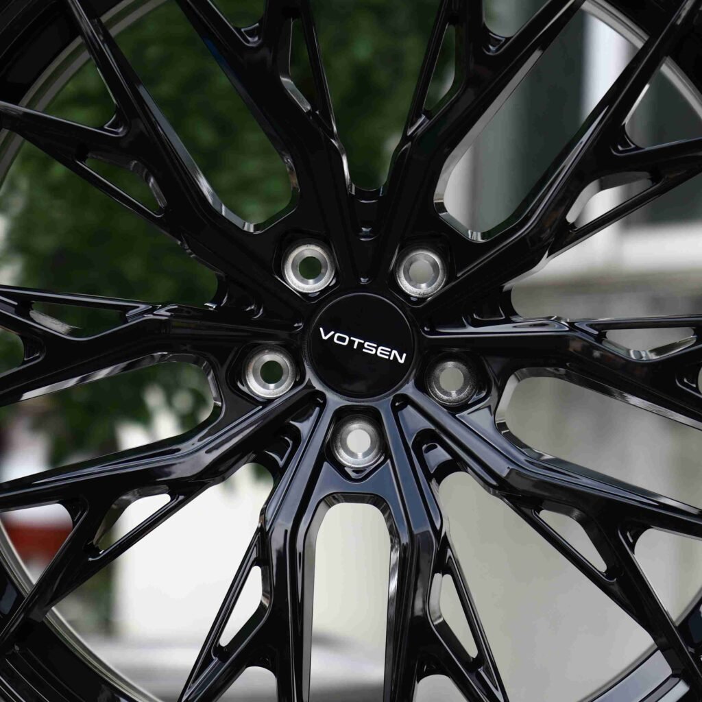 BMW M4 F82 wheels – Matte Silver 10 Y-Spoke Side-Milled (Vossen-Style), lip and barrel detail