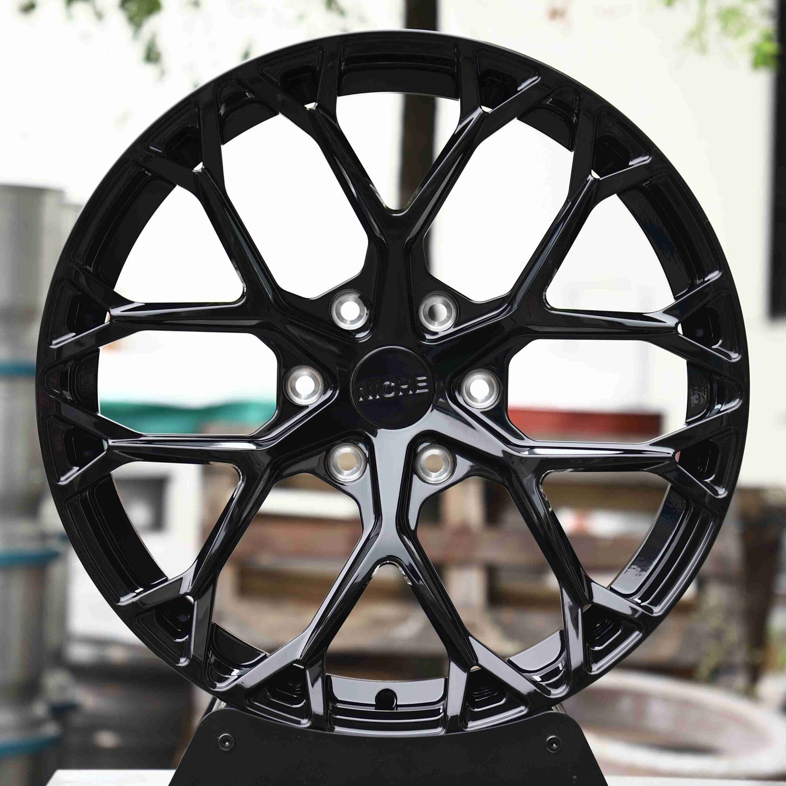 Ferrari 488 wheels – Matte Silver 12 Y-Spoke (Niche-Style), front view