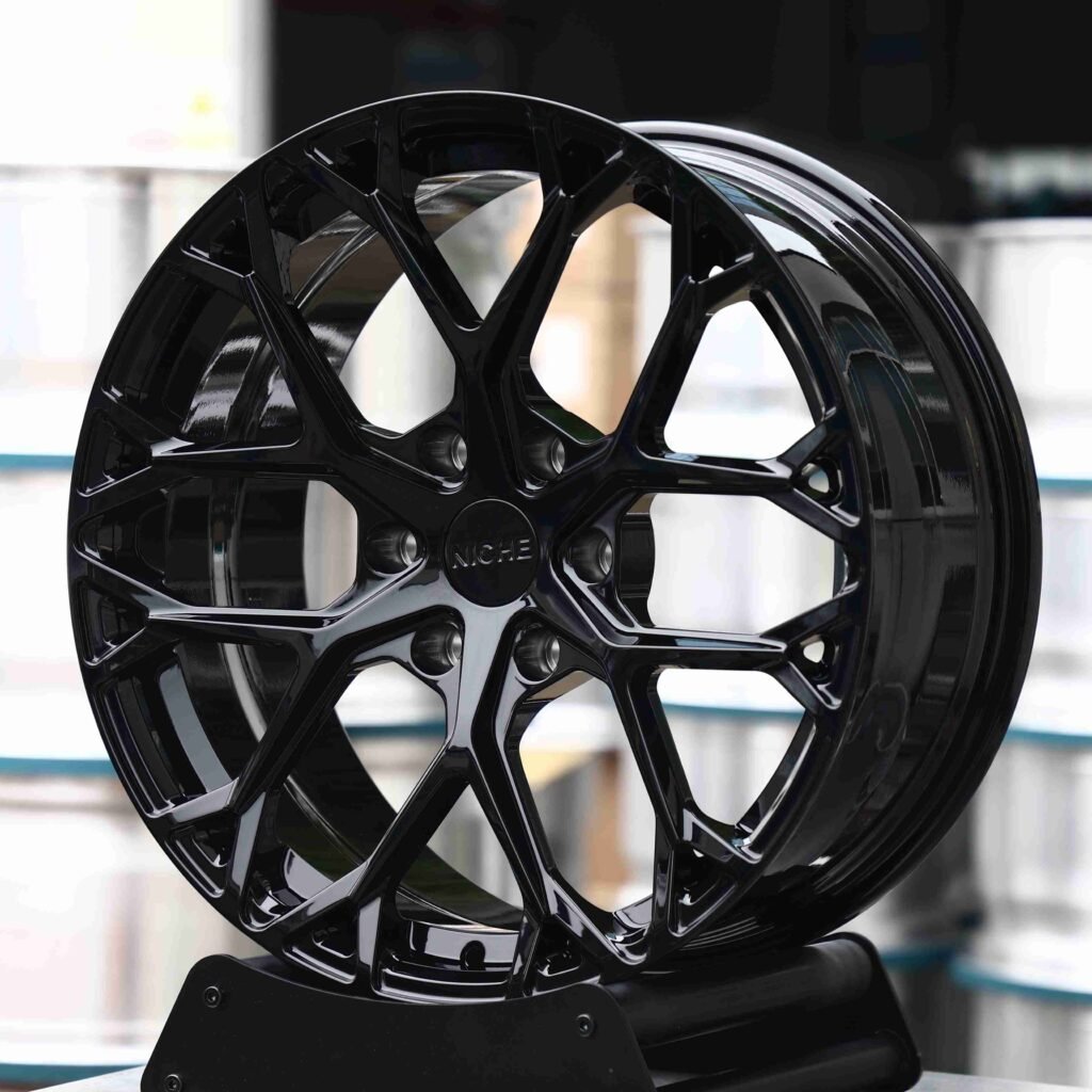 Audi R8 wheels – Matte Silver 12 Y-Spoke (Niche-Style), angled view