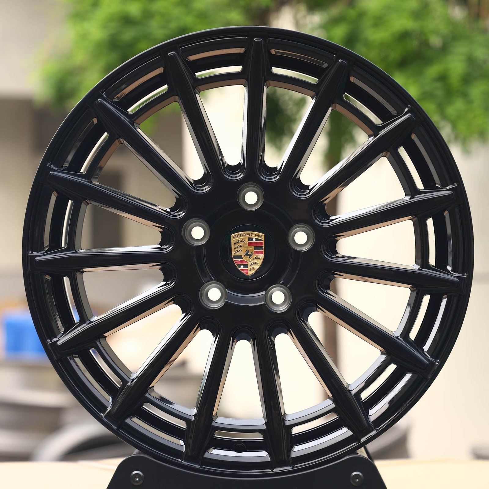 Porsche 911 wheels – Matte Silver 15-Spoke Double-Ring, front view