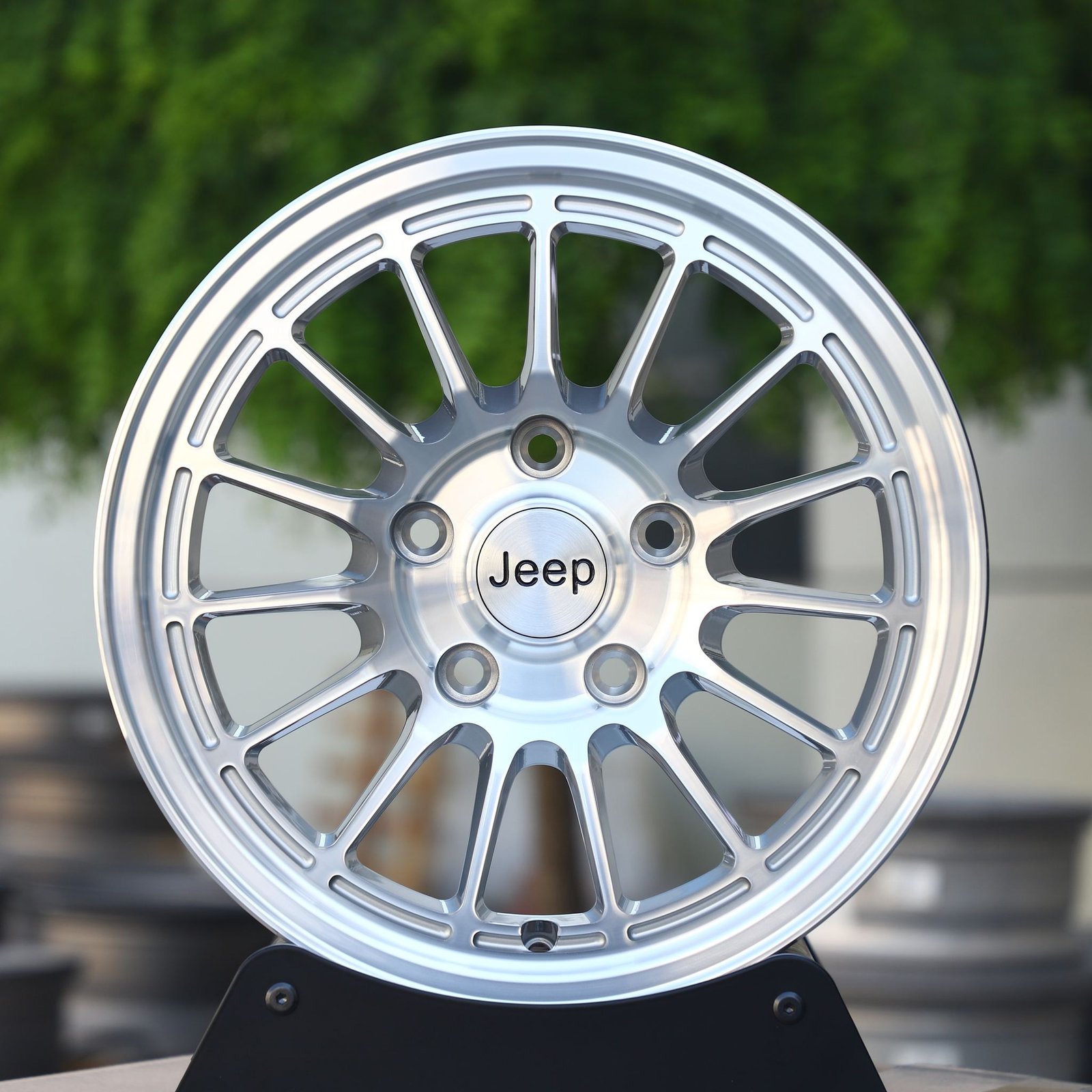 Jeep Wrangler wheels – Matte Silver 15-Spoke, front view
