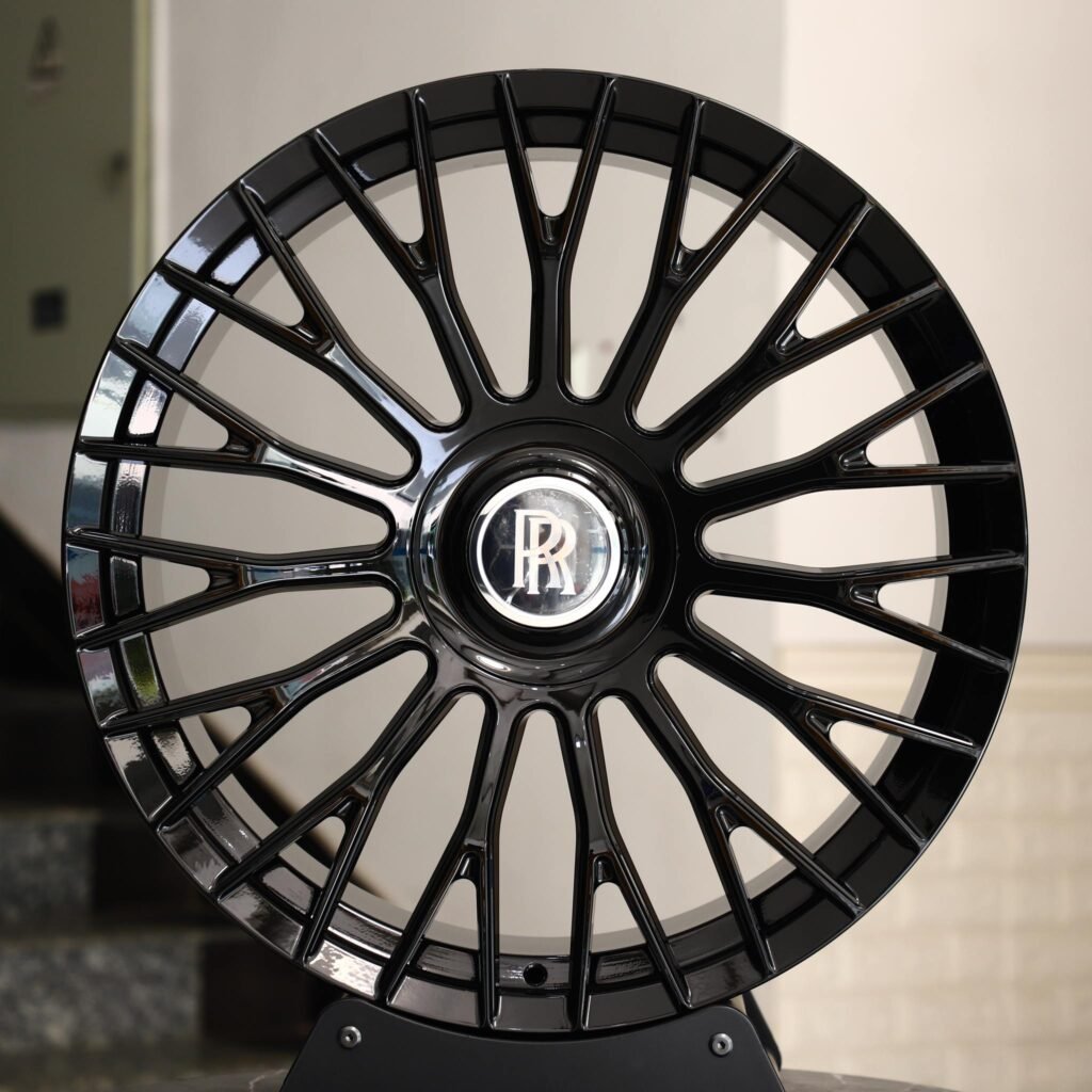 Rolls-Royce Ghost wheels – Matte Silver 15 Y-Spoke, front view