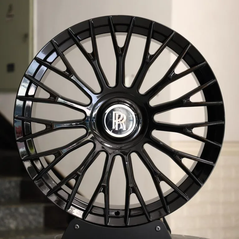 Rolls-Royce Ghost wheels – Matte Silver 15 Y-Spoke, front view
