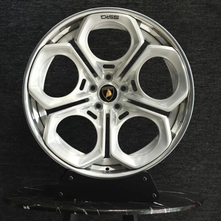 Lamborghini Huracan wheels – Matte Silver 2-Piece, front view