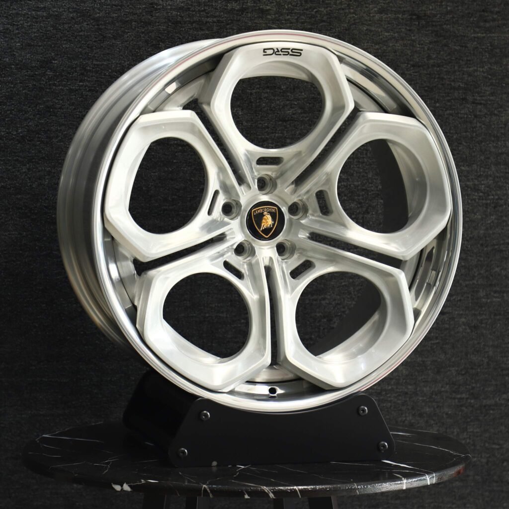 Lamborghini Urus wheels – Matte Silver 2-Piece, angled view