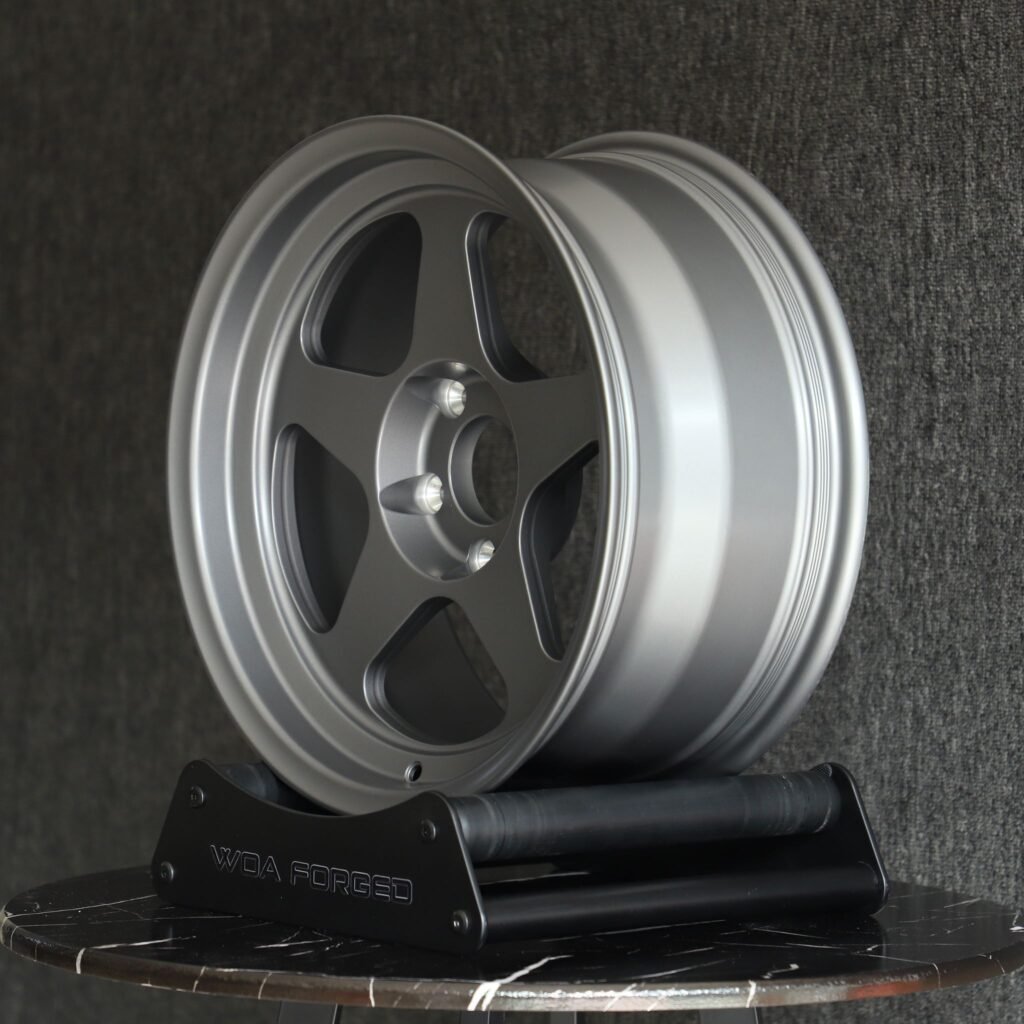 Chevrolet Silverado 1500 wheels – Matte Silver 5-Spoke Deep Lip, lip and barrel detail