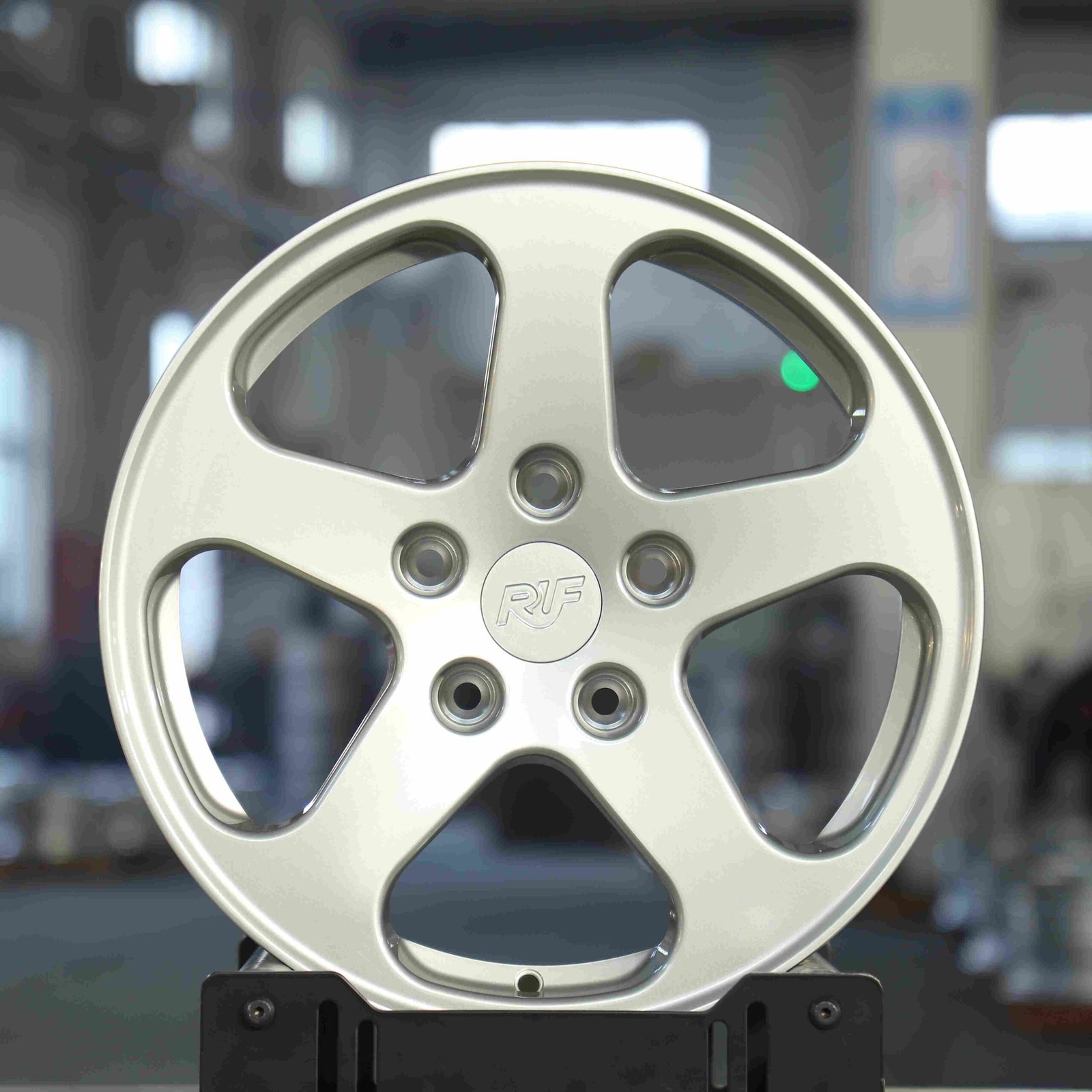 Porsche 911 992 wheels – Matte Silver 5-Spoke (RUF-Style), front view