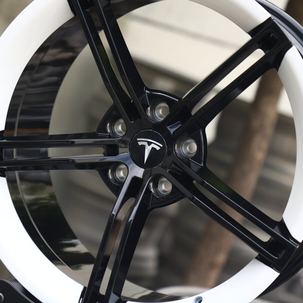 Tesla Model Y wheels – Matte Silver 5-Spoke, lip and barrel detail