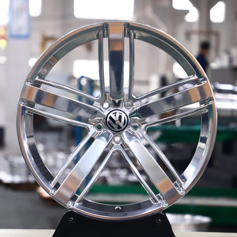 Кованые диски на Volkswagen Passat — Кованый диск — 5 спиц, серебристый