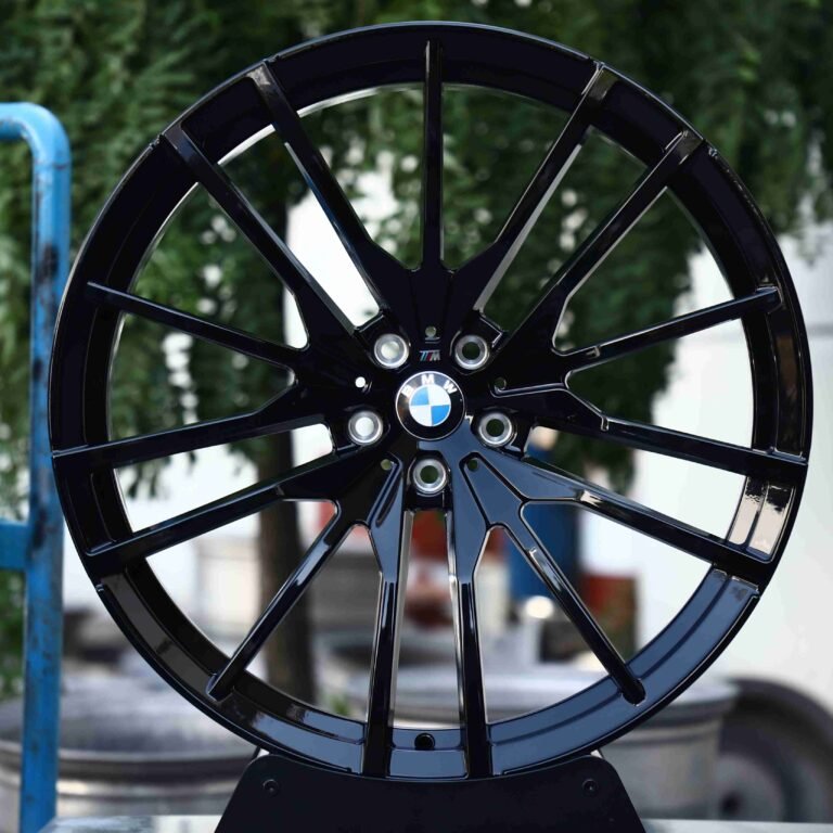 BMW M2 G87 wheels – Matte Silver 5 W-Spoke, front view