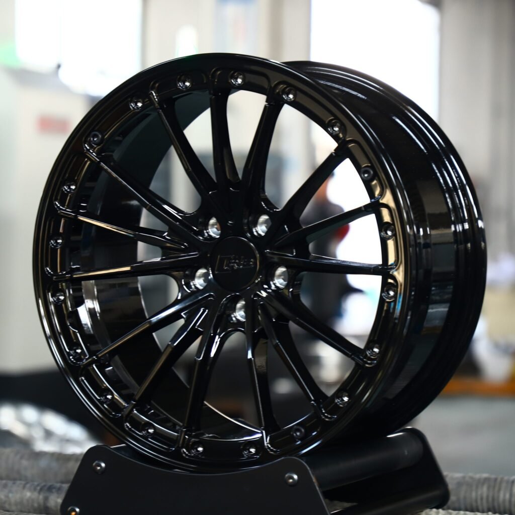 BMW X5 wheels – Matte Silver 5 W-Spoke, angled view