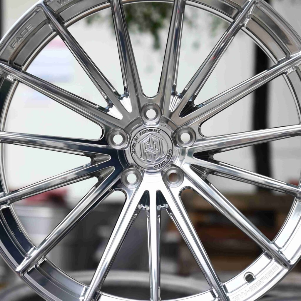 Lamborghini Huracan wheels – Matte Silver 5 W-Spoke, lip and barrel detail
