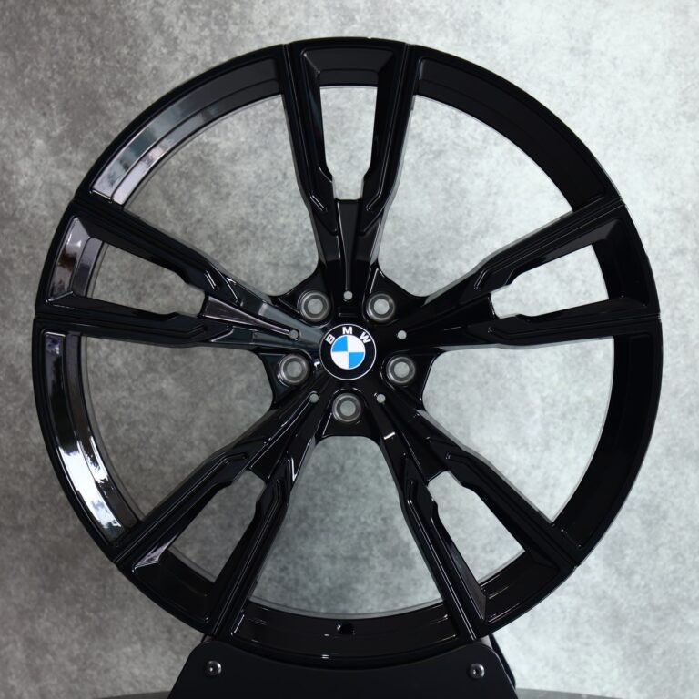 Кованые диски на BMW M5 — Кованый диск — 5 Y-образных спиц, серебристый