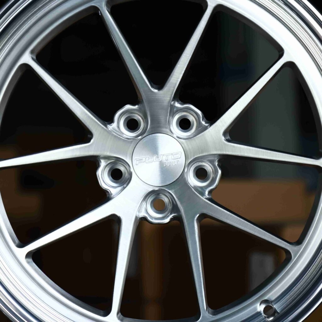 BMW M4 F82 wheels – Matte Silver 5 Y-Spoke Deep Lip, lip and barrel detail