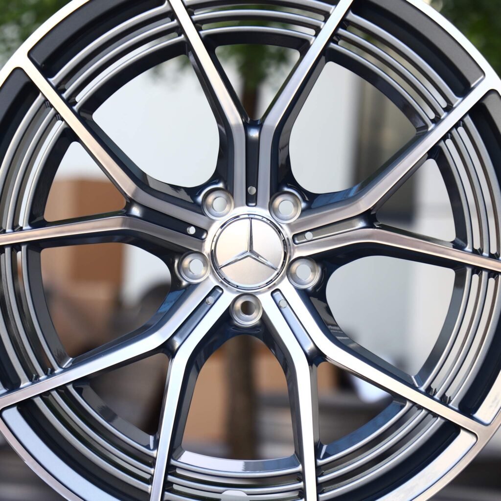 Mercedes-Benz C-Class W206 wheels – Matte Silver 5 Y-Spoke Double-Ring, lip and barrel detail