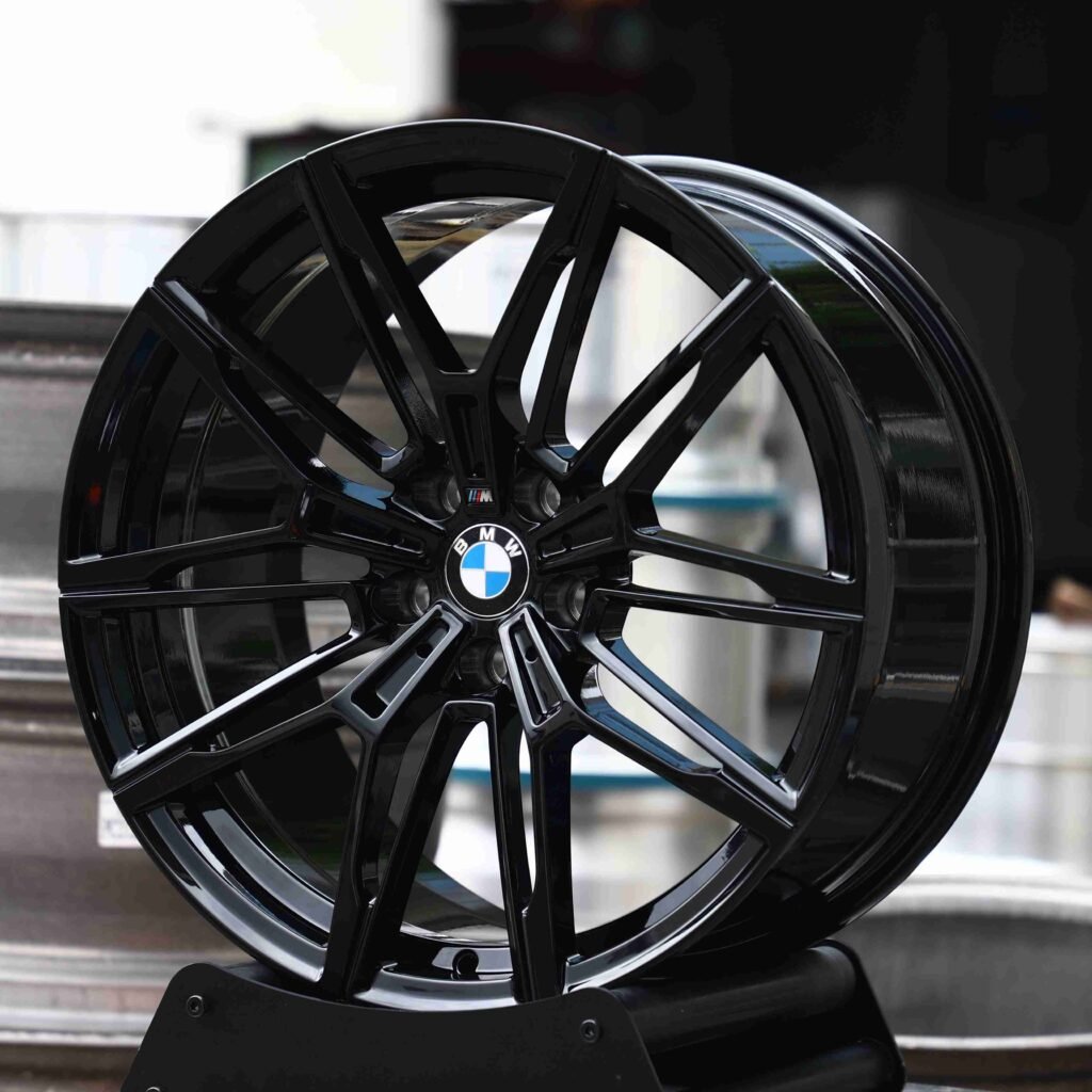 BMW M4 G82 wheels – Matte Silver 5 Y-Spoke (BMW OEM-Style), angled view