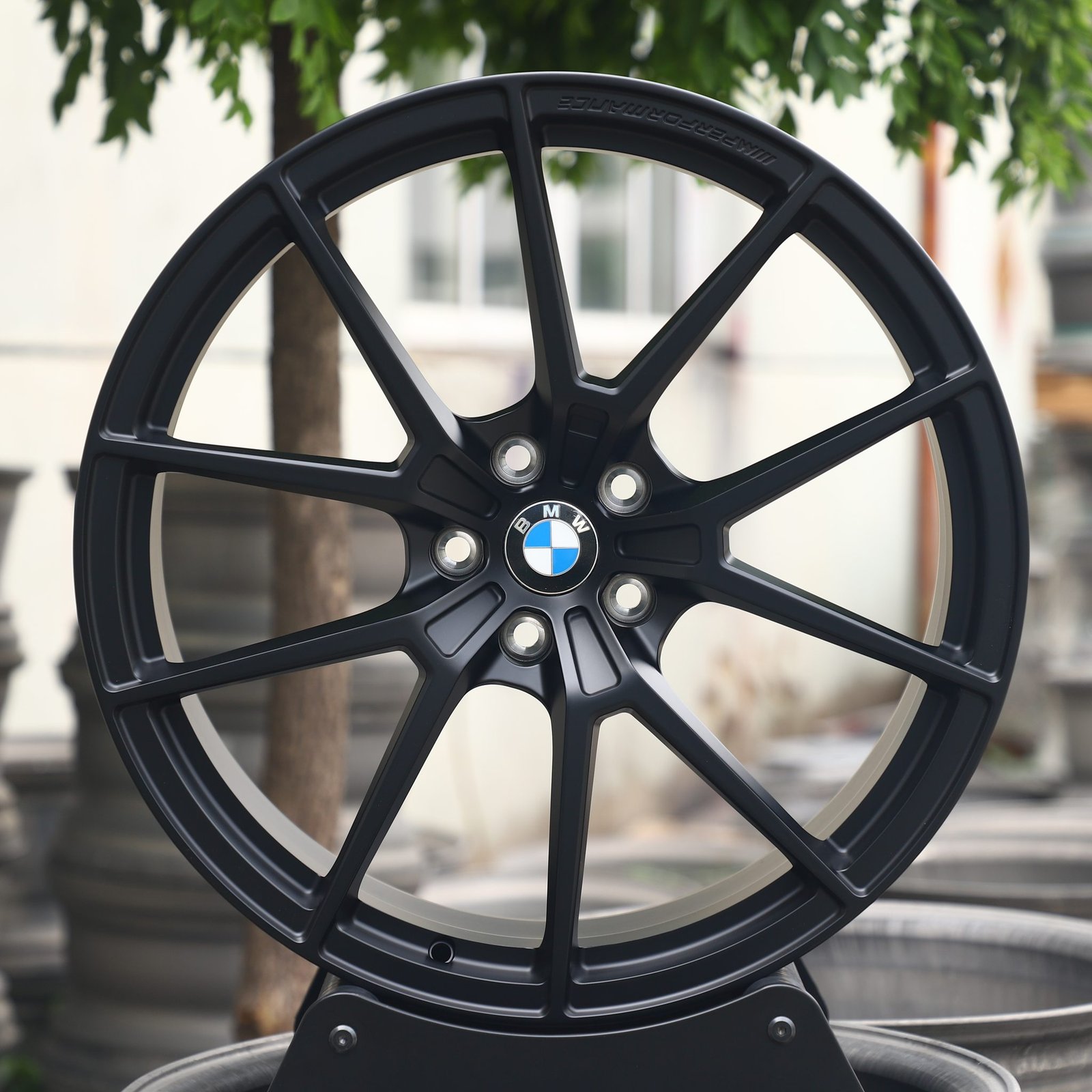 Tesla Model 3 wheels – Matte Silver 5 Y-Spoke, front view