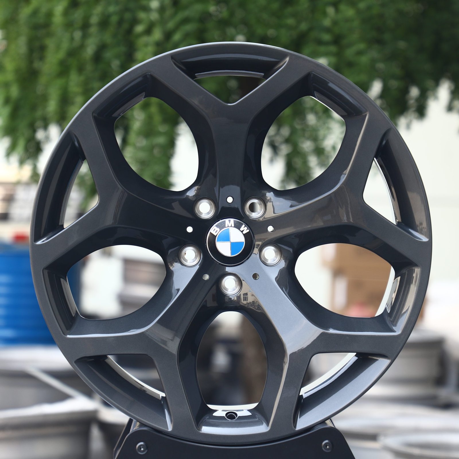 BMW M3 wheels – Matte Silver 5 Y-Spoke, front view