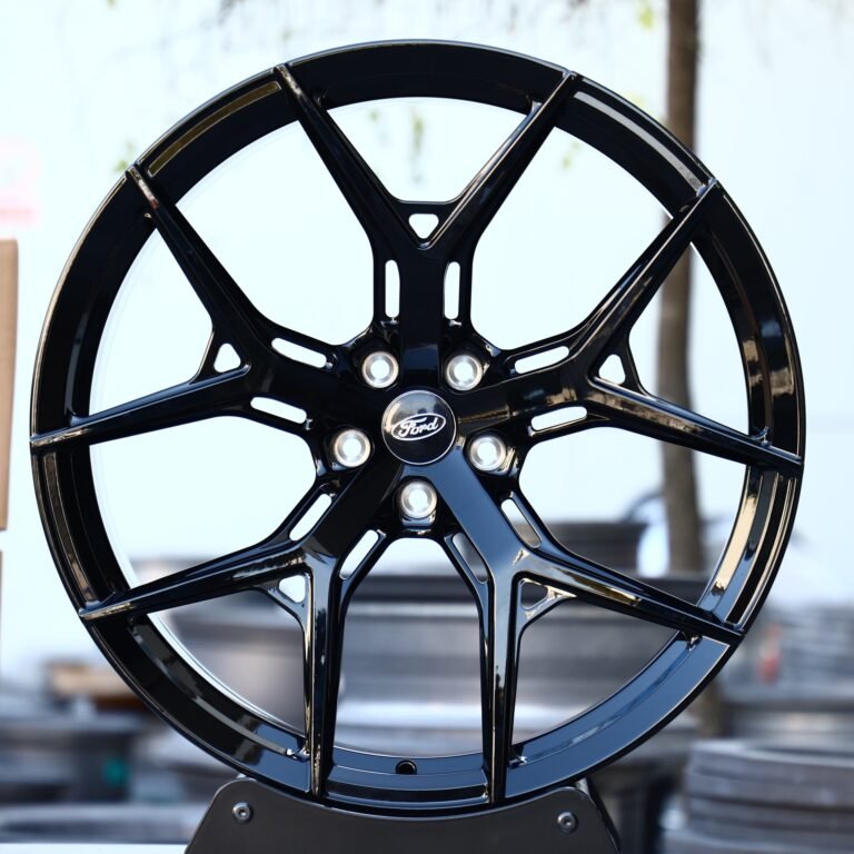Ford Mustang wheels – Matte Silver 5 Y-Spoke, front view