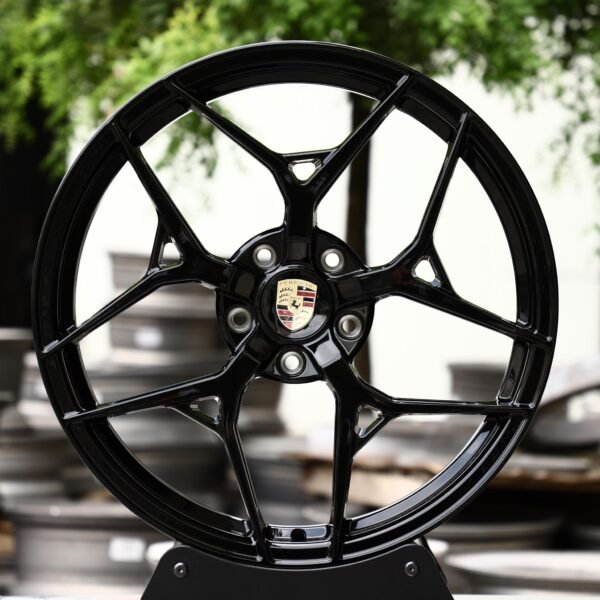 Porsche 911 wheels – Gloss Black 5 Y-Spoke, front view