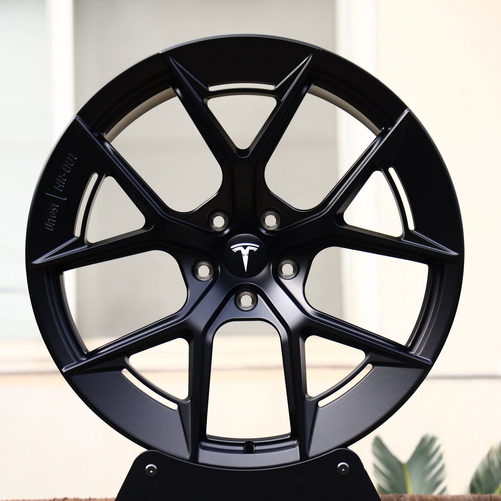 Tesla Model 3 wheels – Matte Silver 5 Y-Spoke, front view