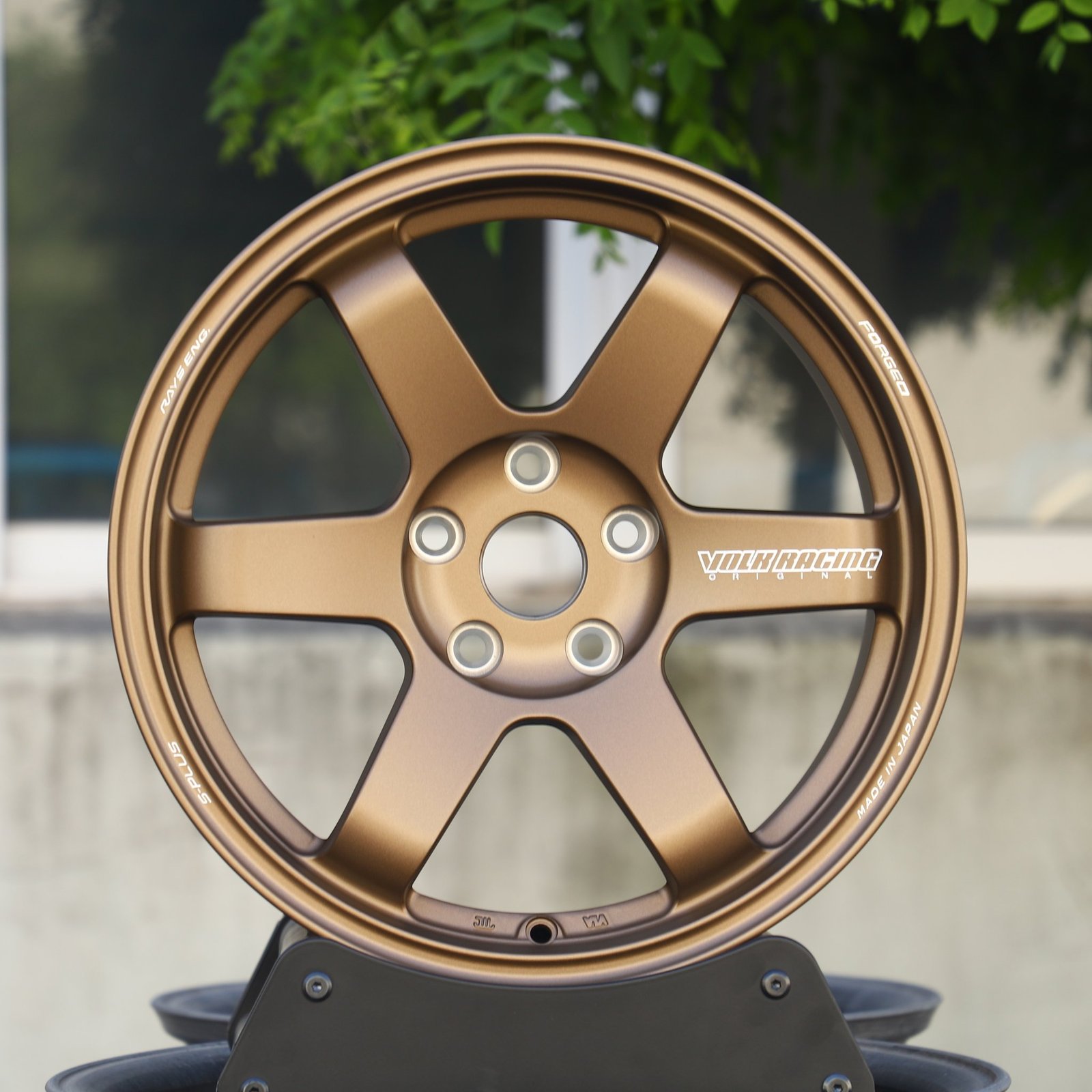 Porsche 911 wheels – Matte Silver 6-Spoke Deep Lip, front view