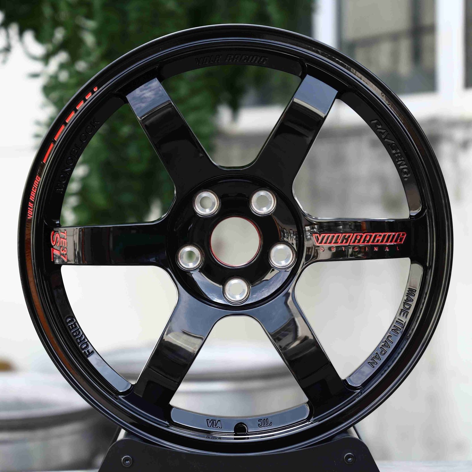 Toyota GR86 wheels – Matte Silver 6-Spoke, front view