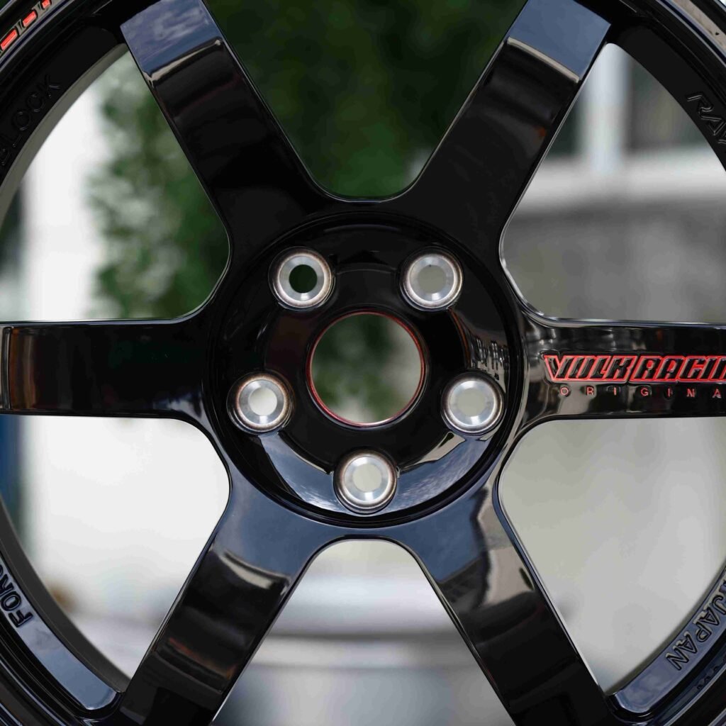 Tesla Model 3 wheels – Matte Silver 6-Spoke, lip and barrel detail