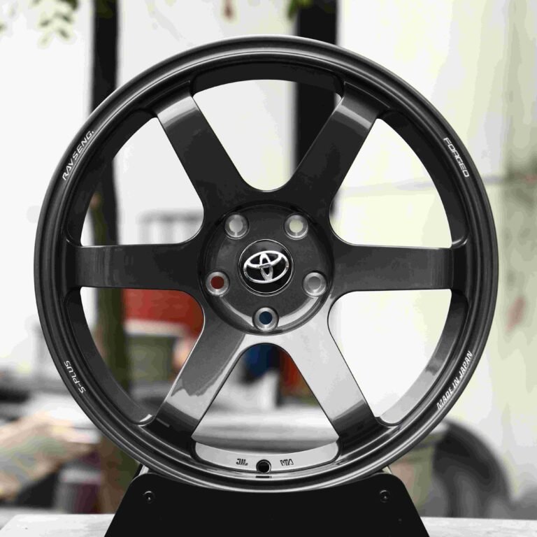 Toyota GR86 wheels – Matte Silver 6-Spoke (Rays TE37-Style), front view