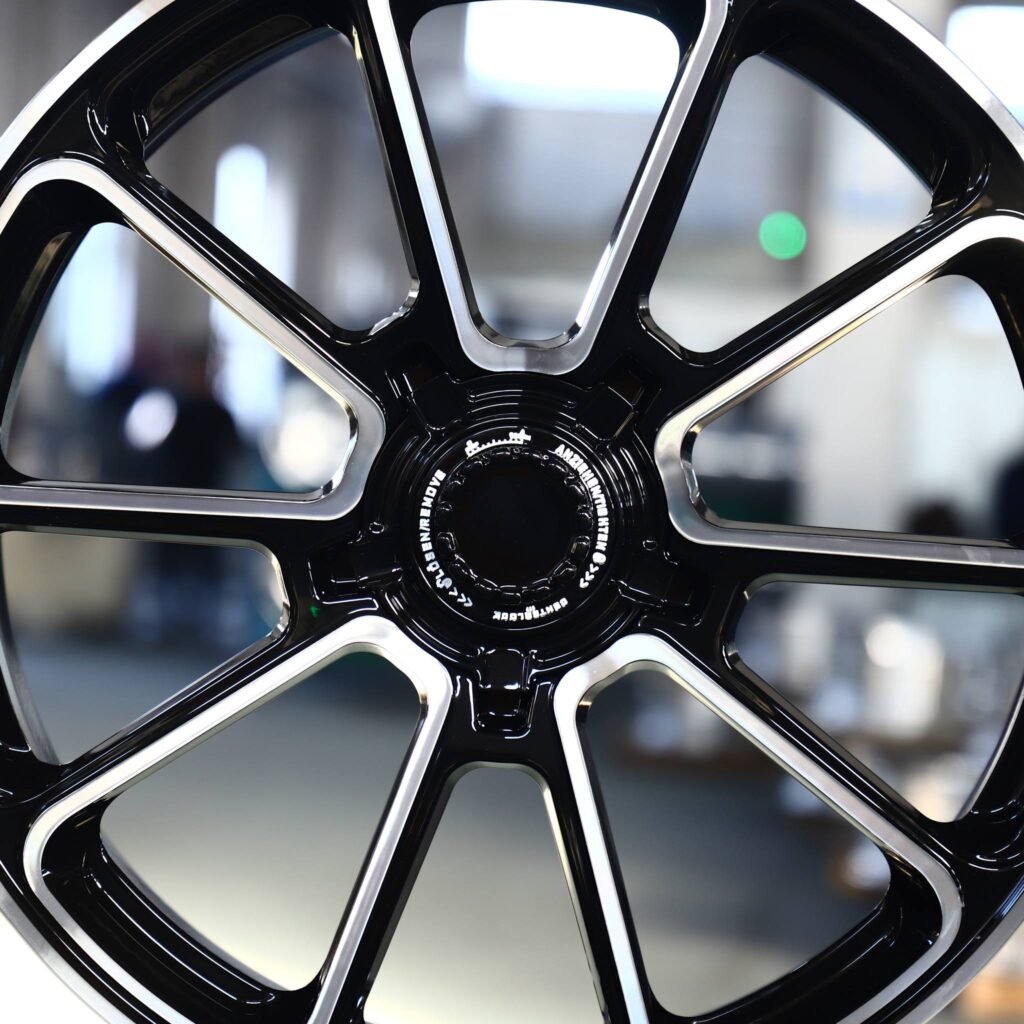 Porsche 911 wheels – Matte Silver Center-Lock Petal Machined Face (Porsche OEM-Style), lip and barrel detail