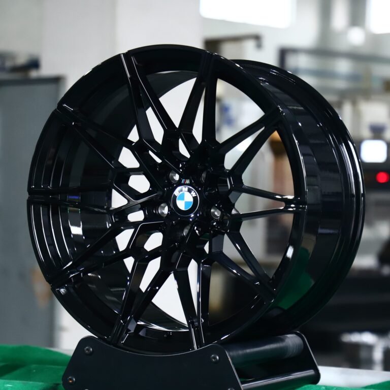 Кованые диски на BMW M5 — Кованый диск, серебристый