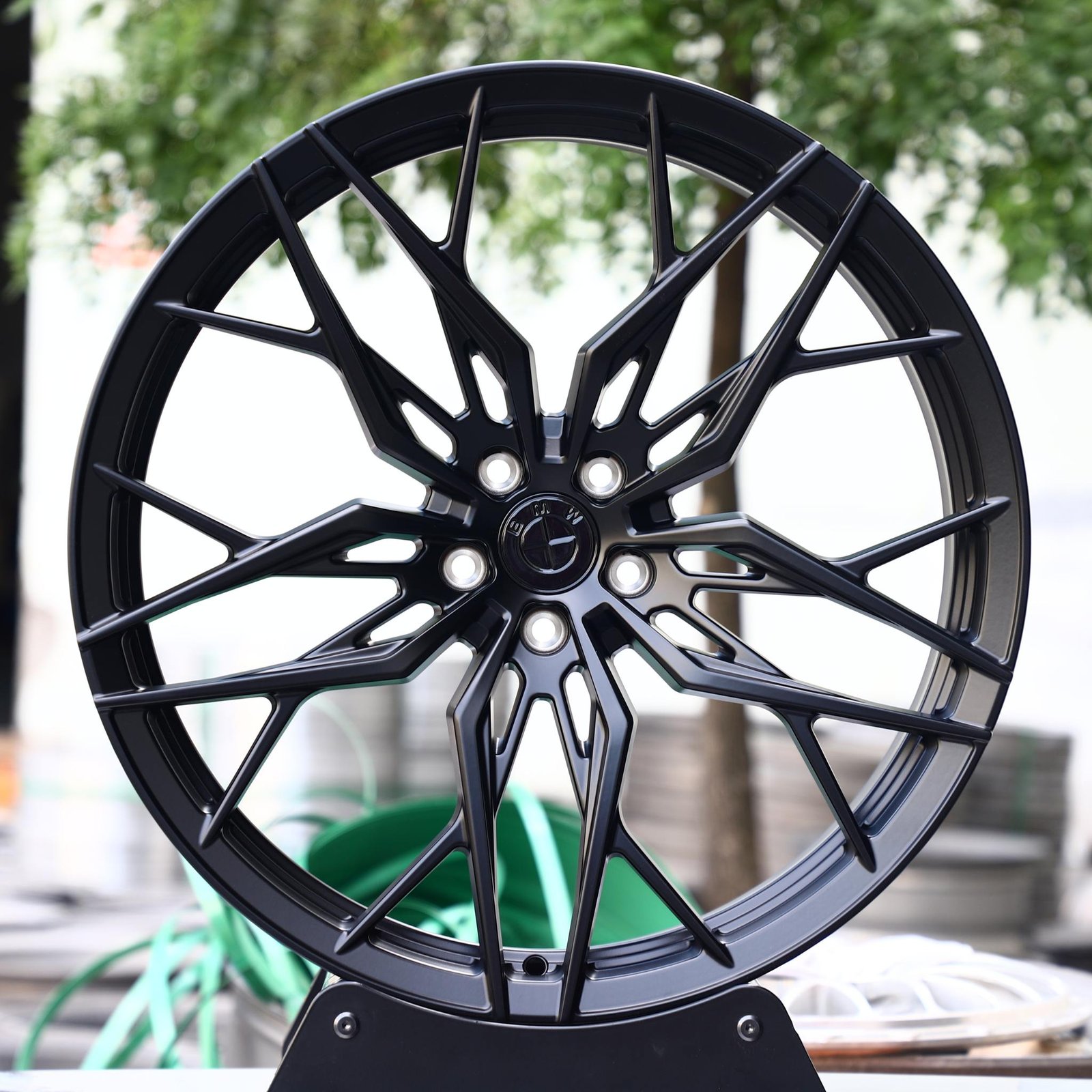 Audi RS3 wheels – Matte Silver Cross-Spoke, front view