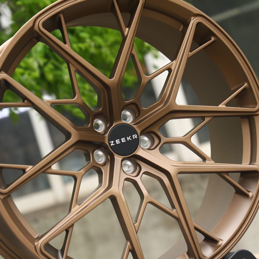 Zeekr 001 wheels – Matte Silver Cross-Spoke (Zeekr OEM-Style), lip and barrel detail