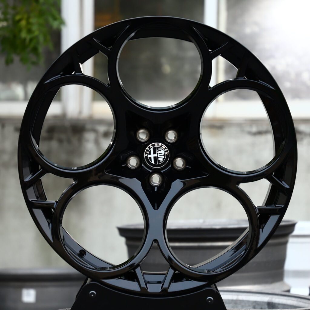 Alfa Romeo Giulia wheels – Matte Silver Custom, front view