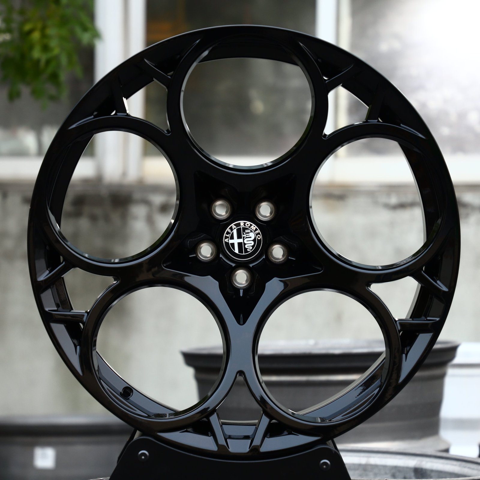 Alfa Romeo Giulia wheels – Matte Silver Custom, front view