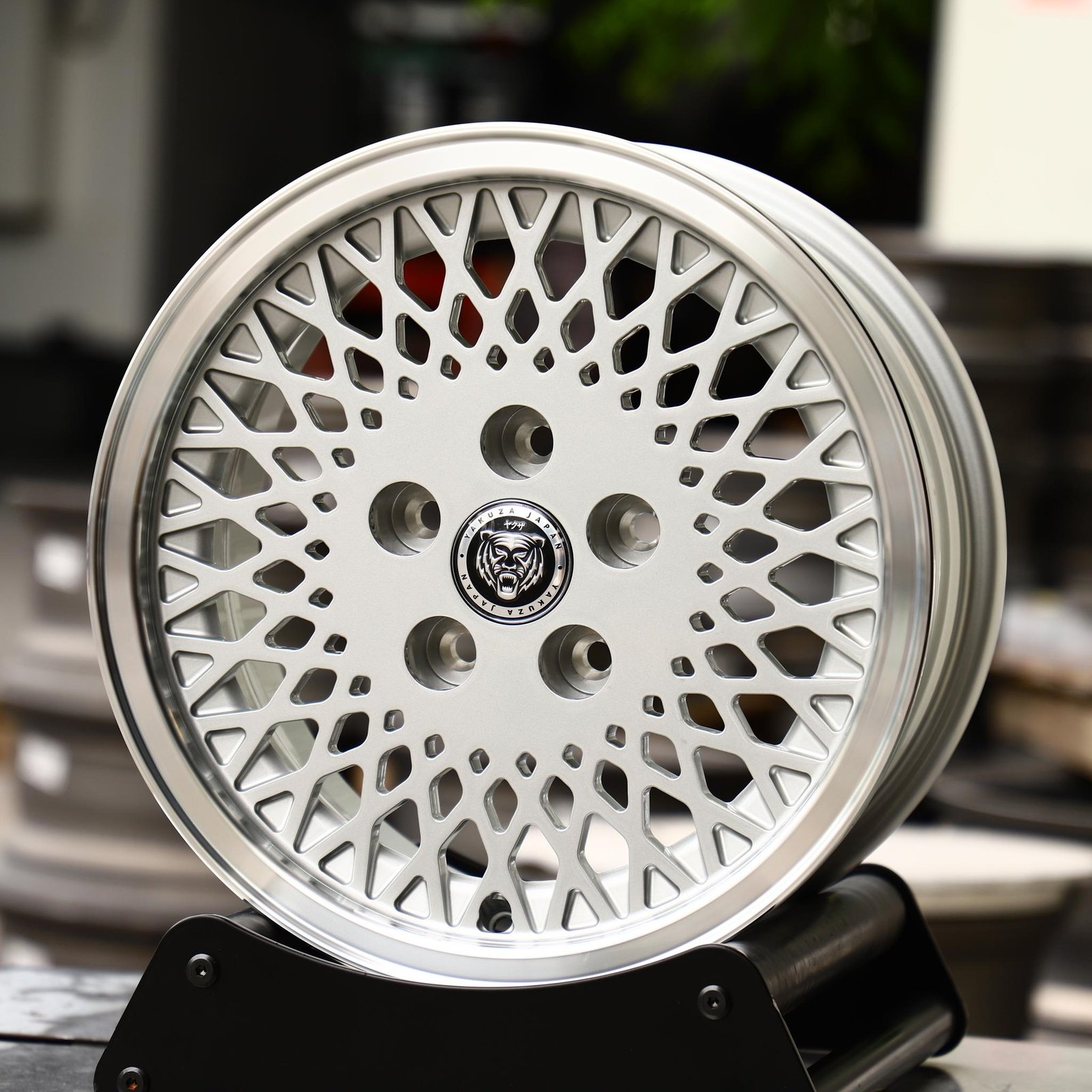 Porsche 911 wheels – Matte Silver Cut-Out, front view