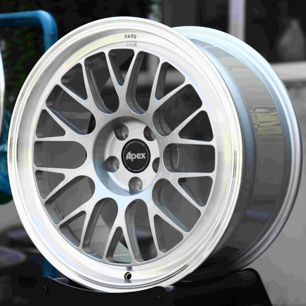 Porsche 911 wheels – Matte Silver Deep Lip (APEX-Style), angled view