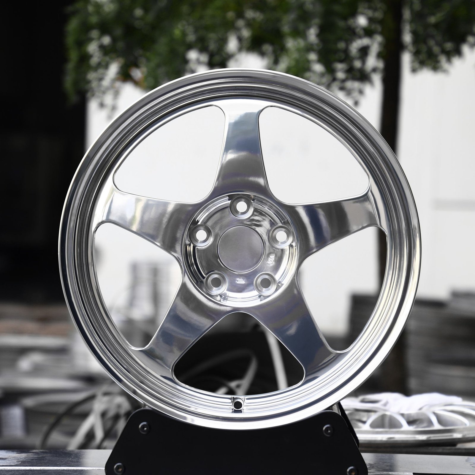 Porsche 911 wheels – Matte Silver Deep Lip, front view