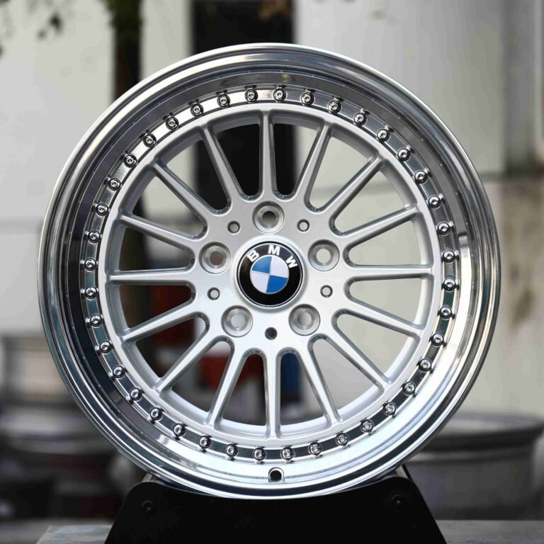 Кованые диски на BMW M5 — Кованый диск с глубокой полкой — с заклёпками, серебристый