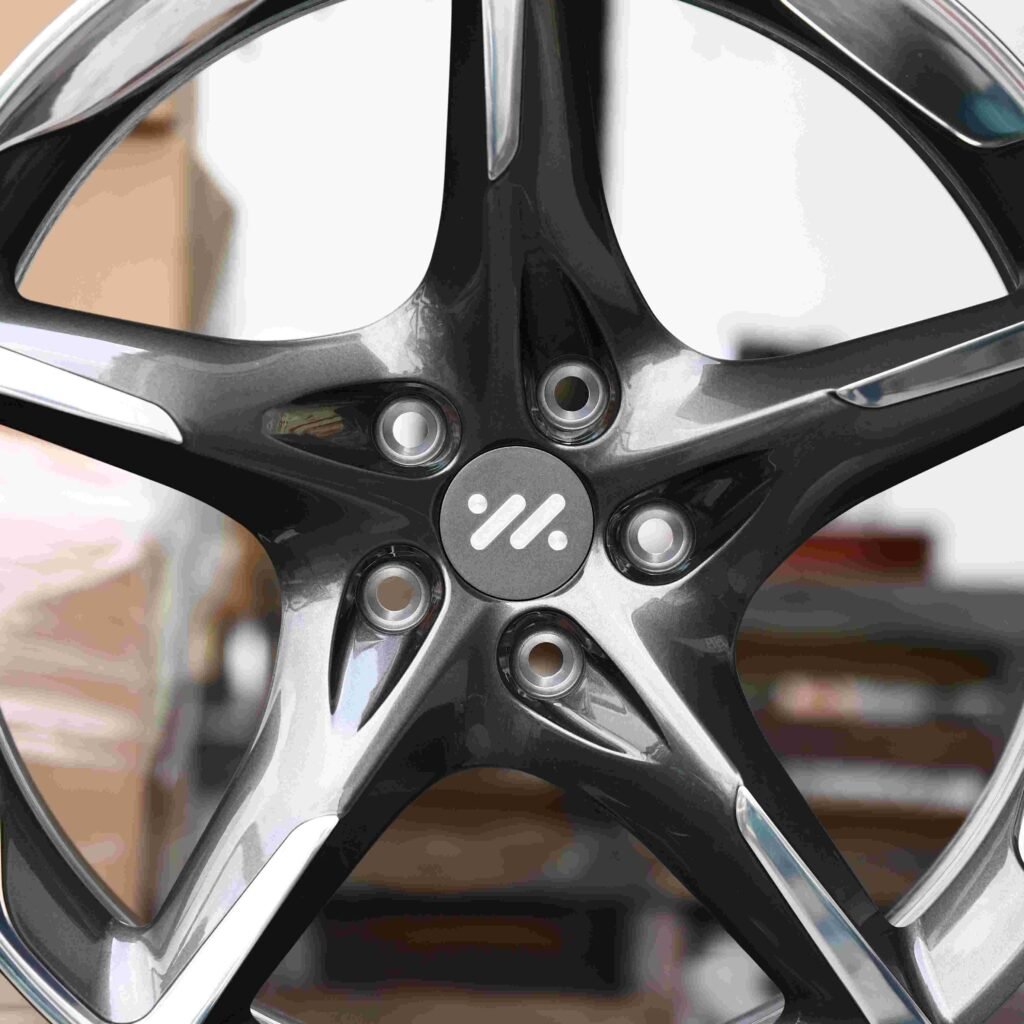Dodge Challenger wheels – Matte Silver Directional Milled (Dodge OEM-Style), lip and barrel detail
