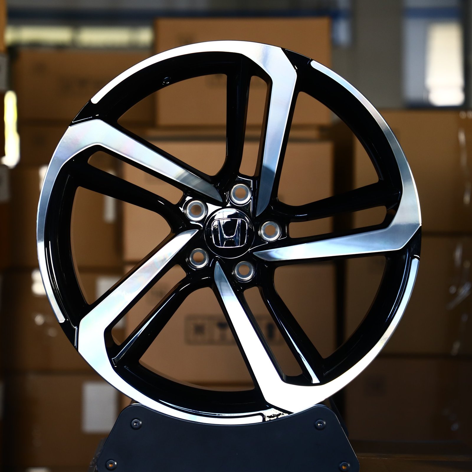Honda Civic wheels – Matte Silver Directional Milled Machined Face, front view