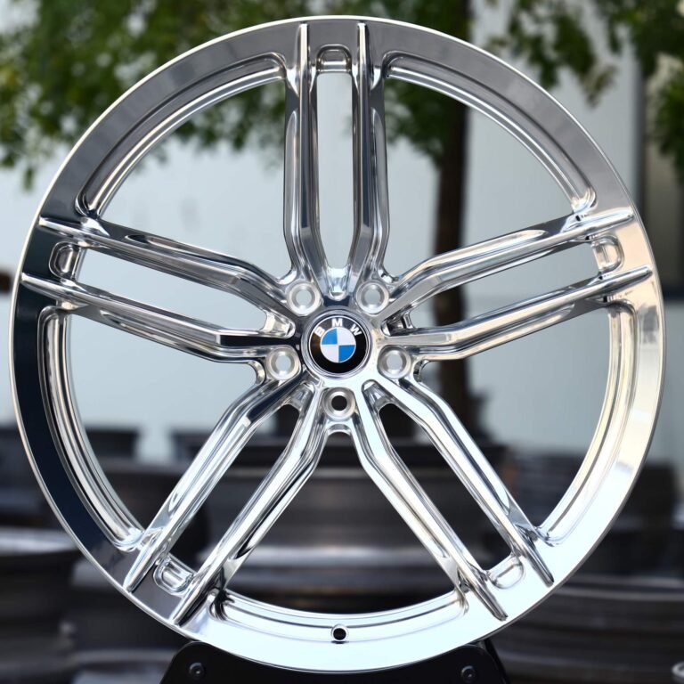 Кованые диски на BMW M5 — Кованый диск — 5 спиц, в стиле BMW, серебристый