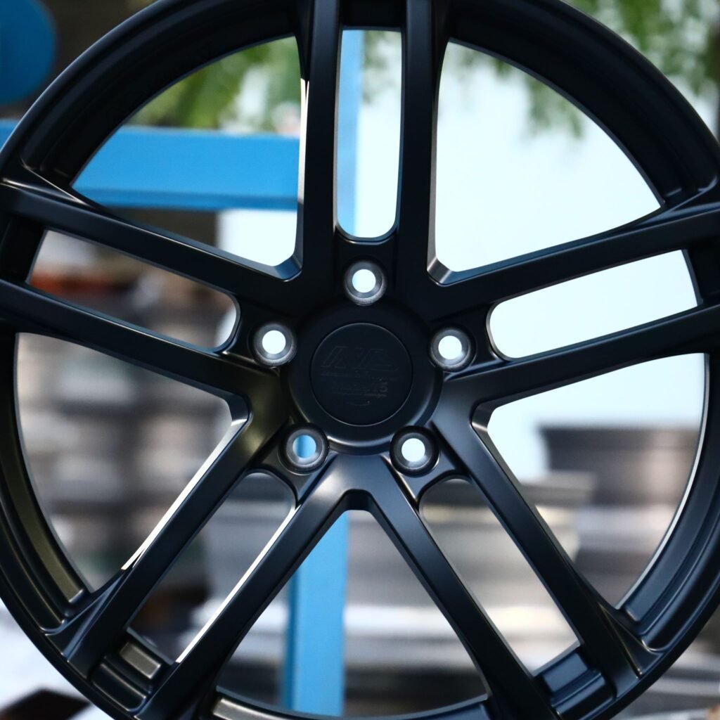 Ford Mustang S550 wheels – Matte Silver Double 5-Spoke, lip and barrel detail