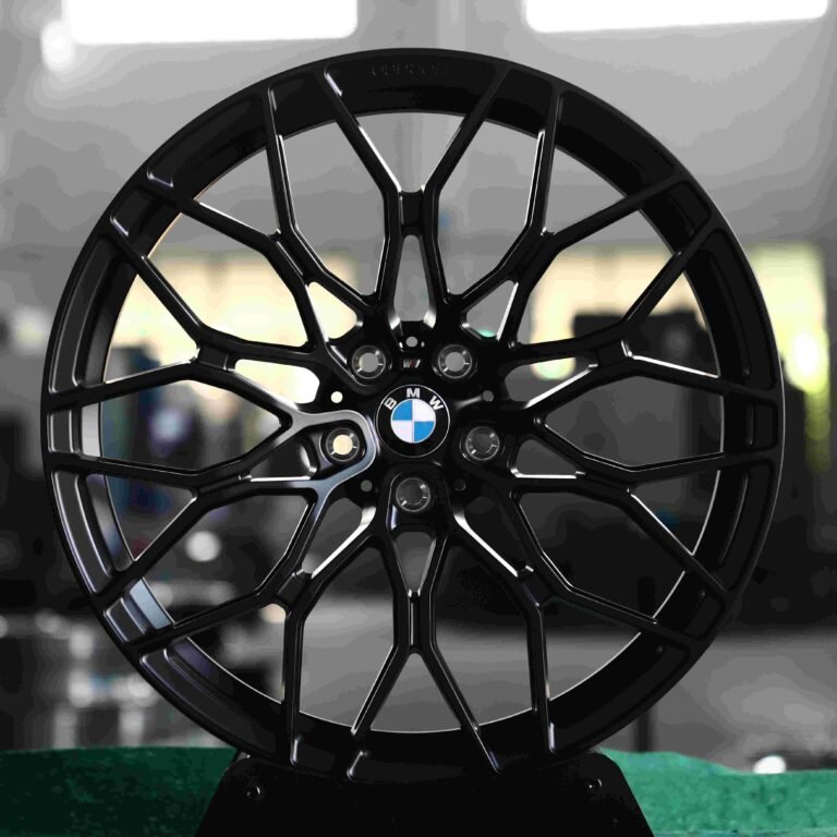BMW M3 wheels – Matte Silver (BMW Style 666M), front view