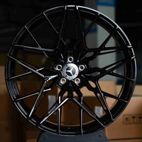 Mercedes-Benz E-Class wheels – Gloss Black Twisted 10 Y-Spoke, front view