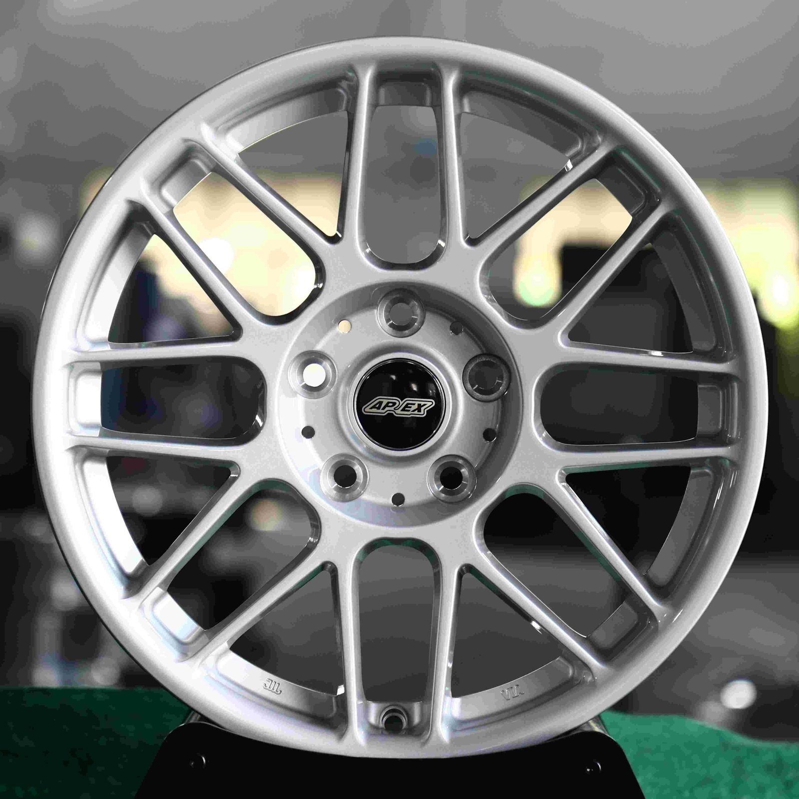 BMW M3 E46 wheels – Matte Silver (APEX ARC-8-Style), front view