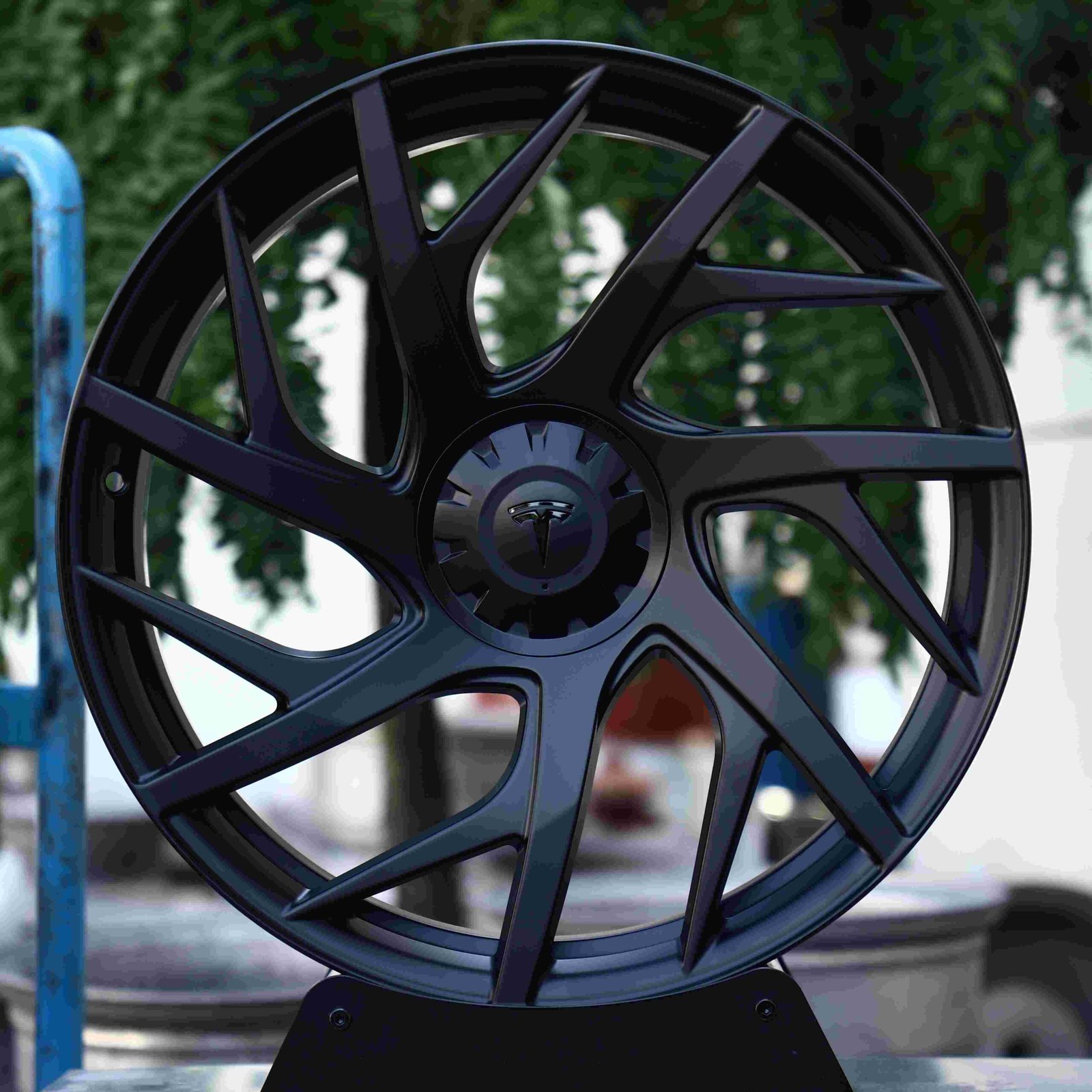 Tesla Model 3 wheels – Matte Silver Center-Lock, front view