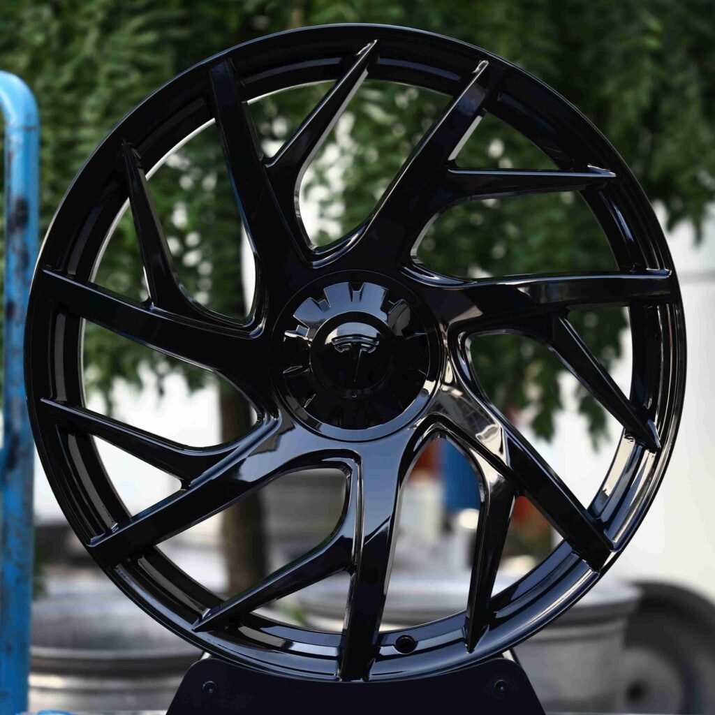 Tesla Model 3 wheels – Matte Silver Center-Lock, front view