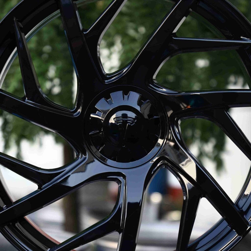 Tesla Model Y wheels – Matte Silver Center-Lock, lip and barrel detail