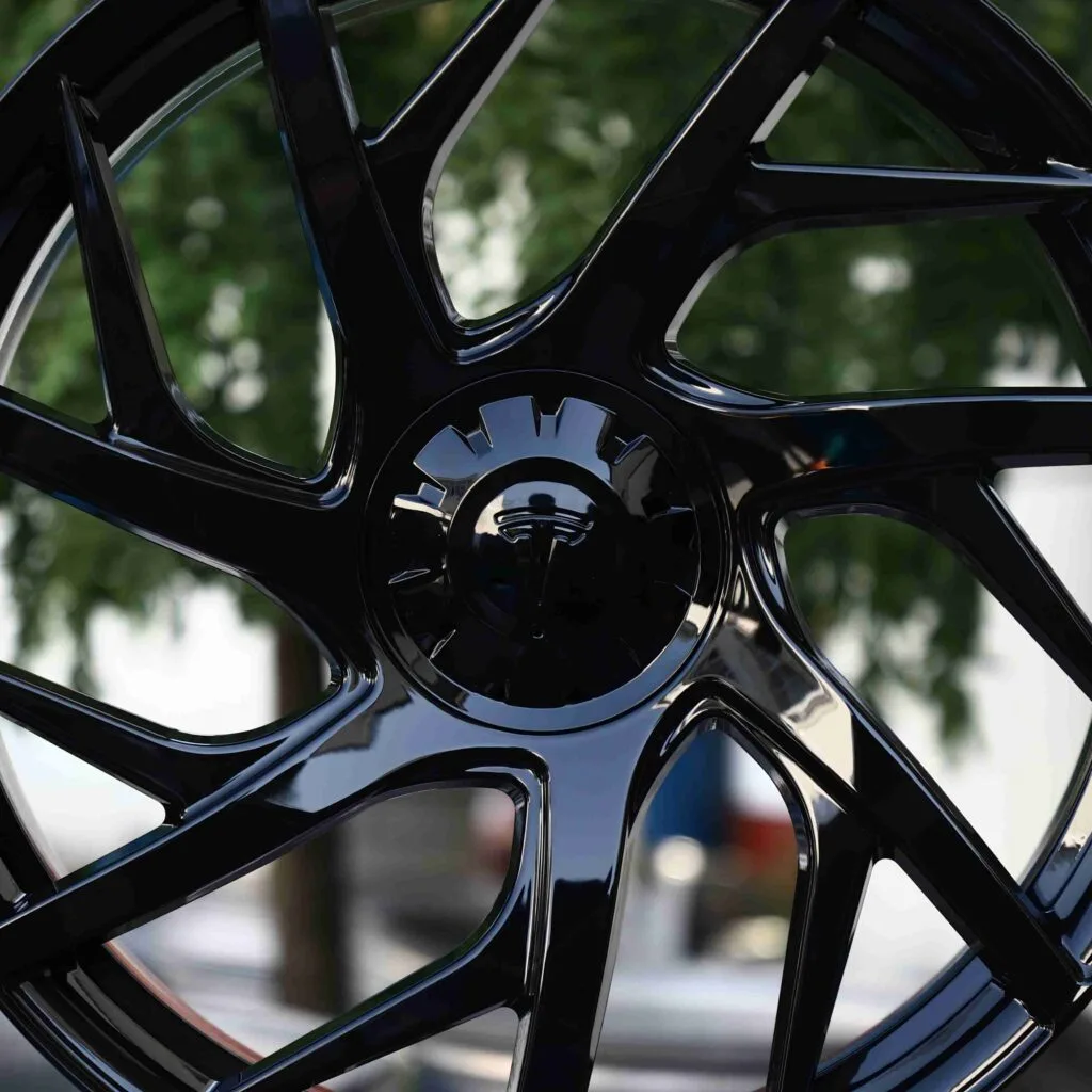 Tesla Model Y wheels – Matte Silver Center-Lock, lip and barrel detail